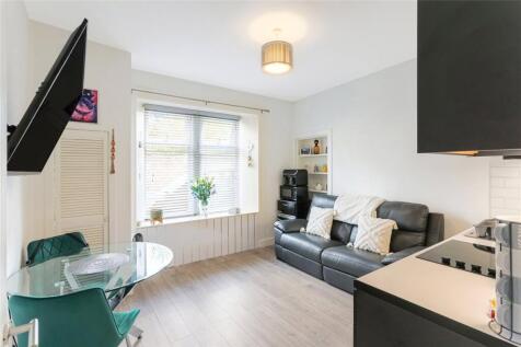 Living Room/Kitchen