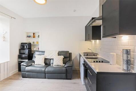 Living Room/Kitchen