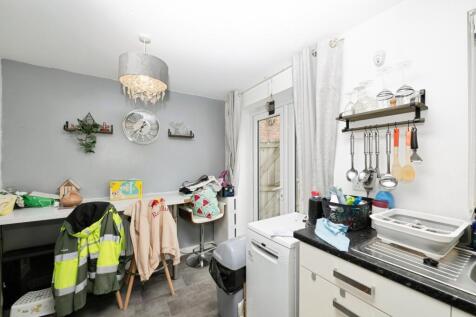 Kitchen / Dining