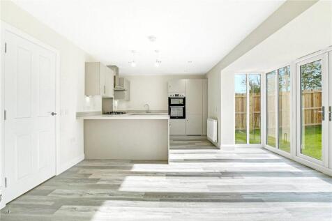 Kitchen / Dining