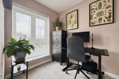 Bedroom 4/Office