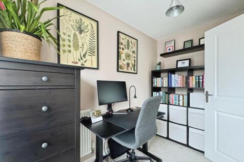 Bedroom 4/Office
