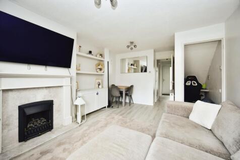 Lounge/ Dining Room
