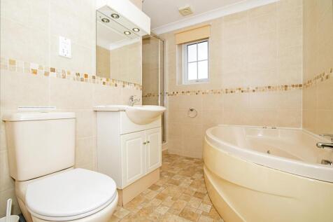 Bath/ Shower Room