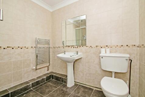 Shower/Cloakroom