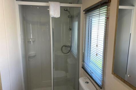 Shower/Cloakroom