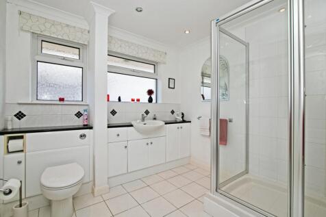 Shower/Cloakroom