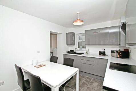 Kitchen/Dining Area