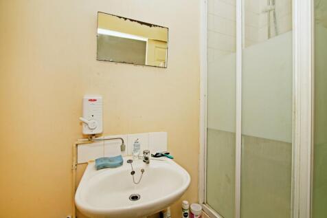 Shower/Cloakroom