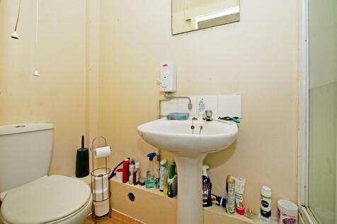 Shower/Cloakroom
