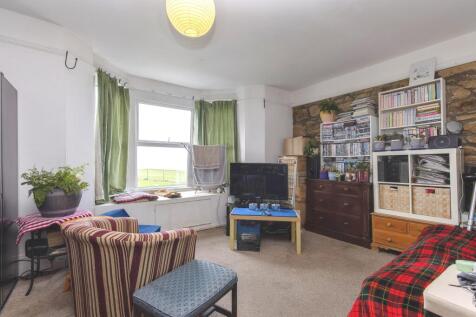 Flat 6 Lounge Area