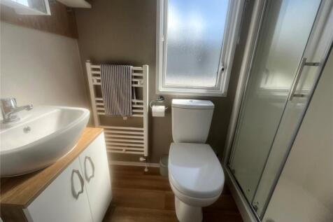 Shower/Cloakroom