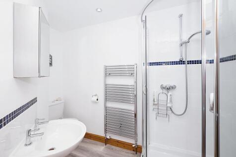 Shower/Cloakroom