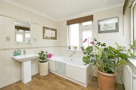 Bath/Shower Room