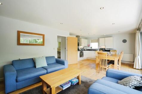 Lounge/Kitchen