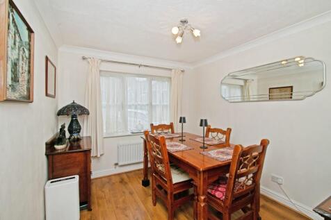 Dining Room/Bedroom5