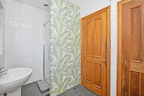 Shower/Cloakroom