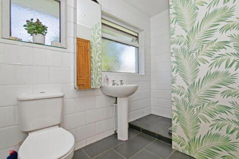 Shower/Cloakroom