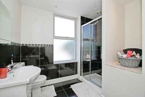 Bath/Shower Room