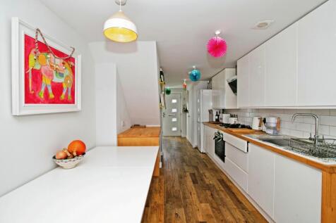 Kitchen/Dining Area