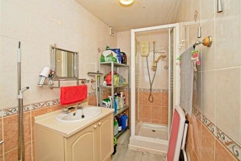 Shower/Cloakroom