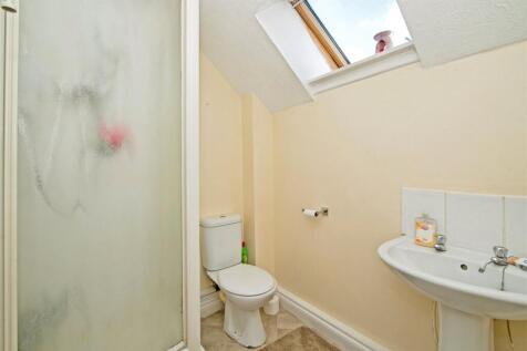 Shower/Cloakroom