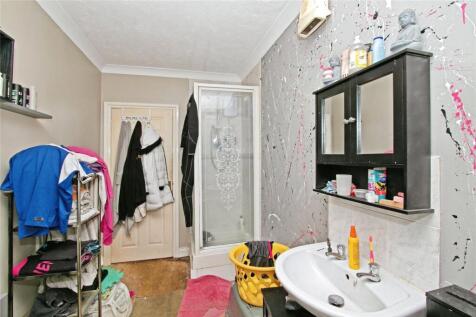 Shower/Cloakroom