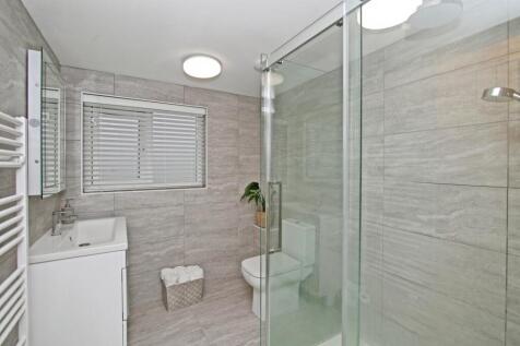 Shower/Cloakroom