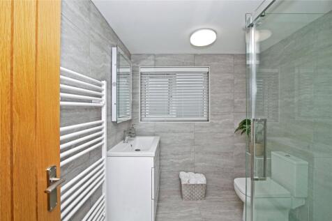 Shower/Cloakroom
