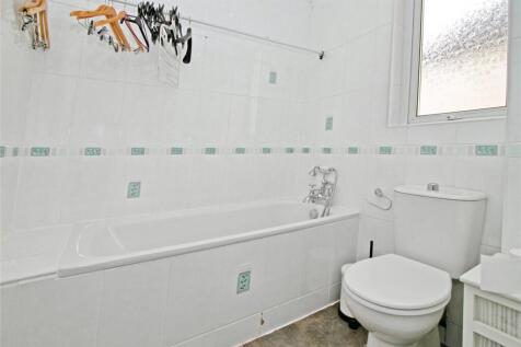 Shower/Bathroom 1