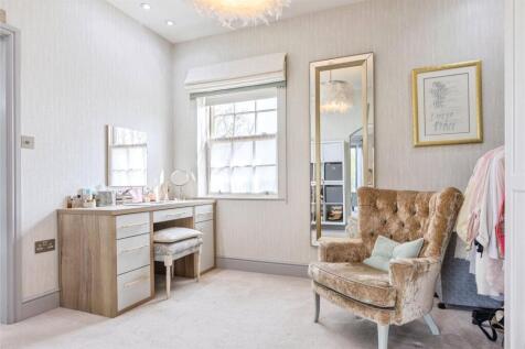 MasterDressing Room