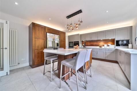 Kitchen/B&#39;fast Room