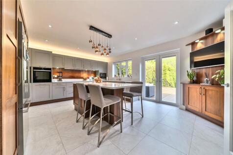 Kitchen/B&#39;fast Room