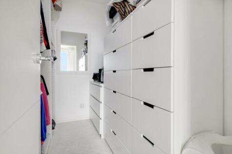 Walk-In Wardrobe