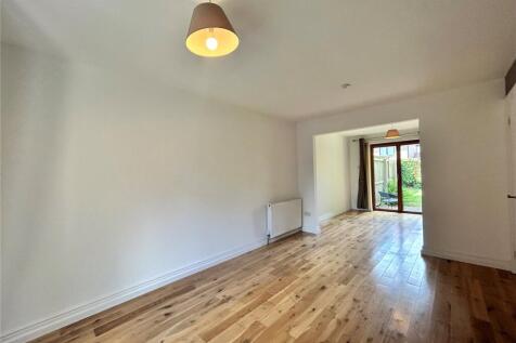 Lounge/Dining