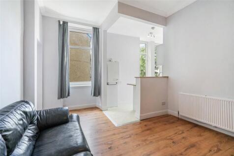 Living Room/Kitchen