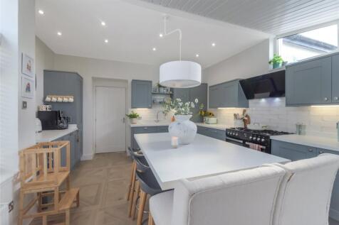 Dining/Kitchen