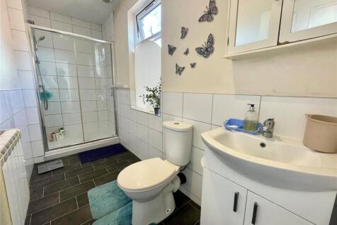 Fff - Shower Room
