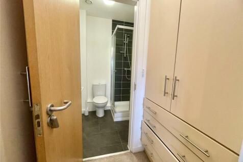 Walk-In Wardrobe