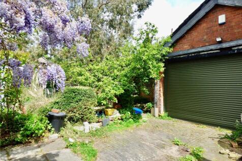 Drive &amp; Garage