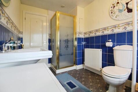 pbox-bathroom-294314.JPG