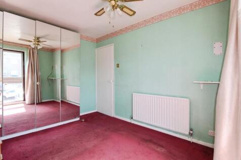 pbox-bedroom-302819.JPG