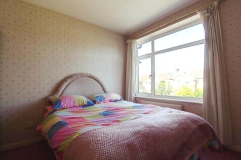 pbox-bedroom-302819.JPG