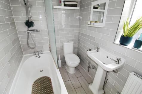 pbox-bathroom-314225.JPG