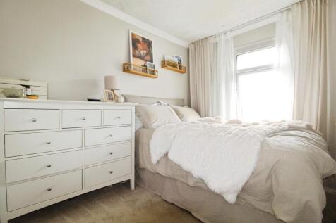 pbox-bedroom-314225.jpg