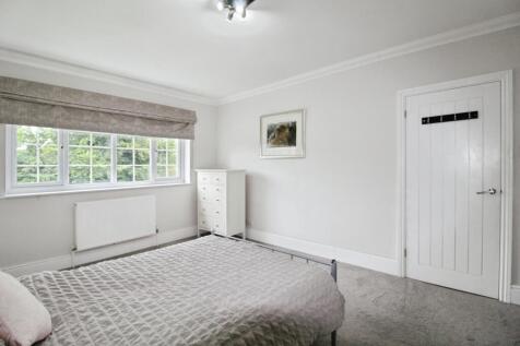 pbox-bedroom-313625.JPG