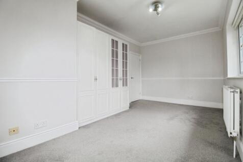 pbox-bedroom-313625.JPG