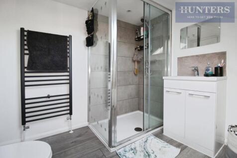 pbox-bathroom-335724.JPG