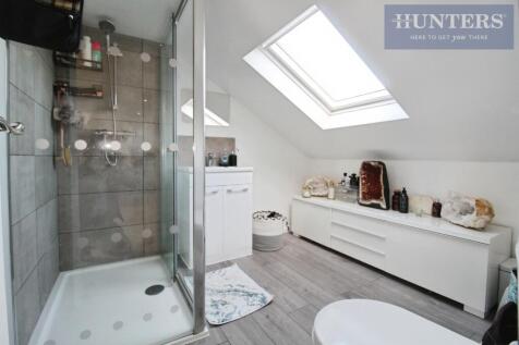 pbox-bathroom-335724.JPG