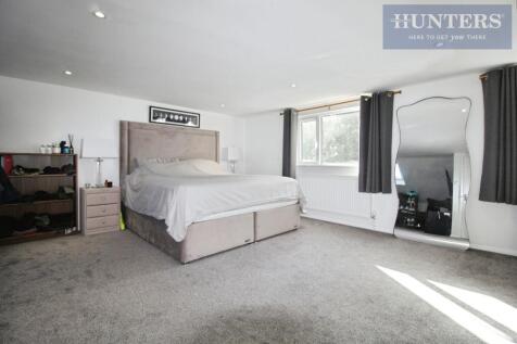 pbox-bedroom-335724.JPG